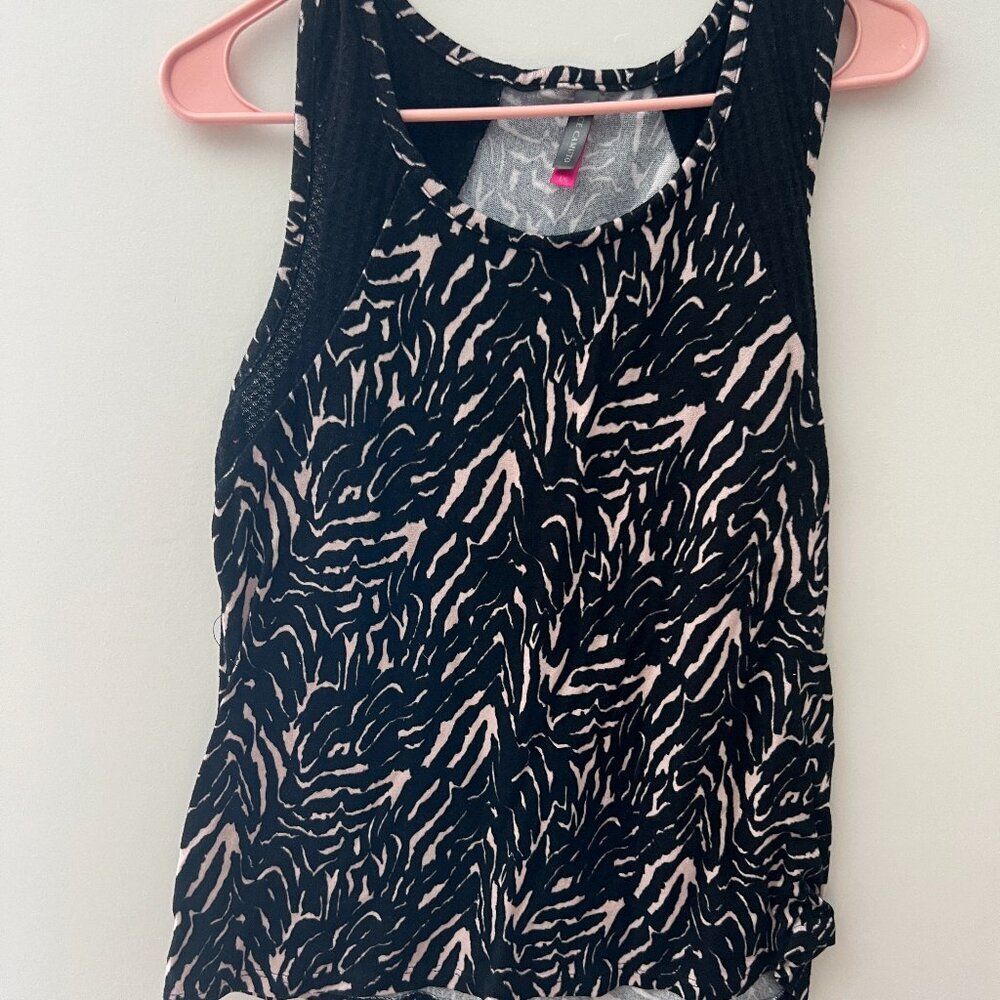 Vince Camuto large tank top‎